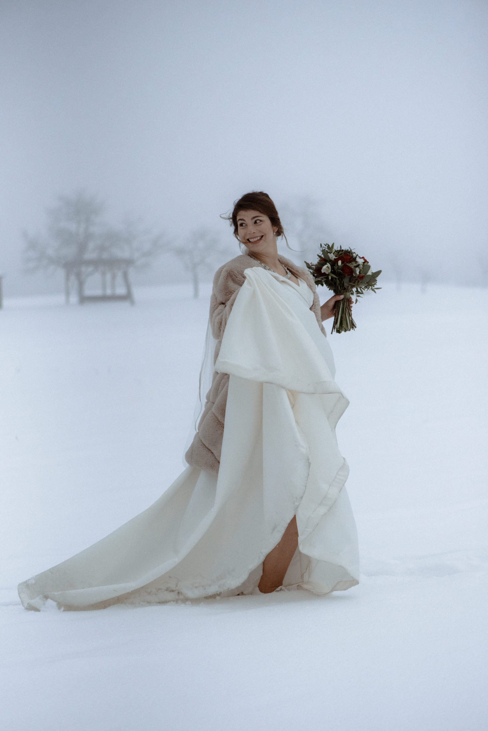 Svatební šaty zimní svatba